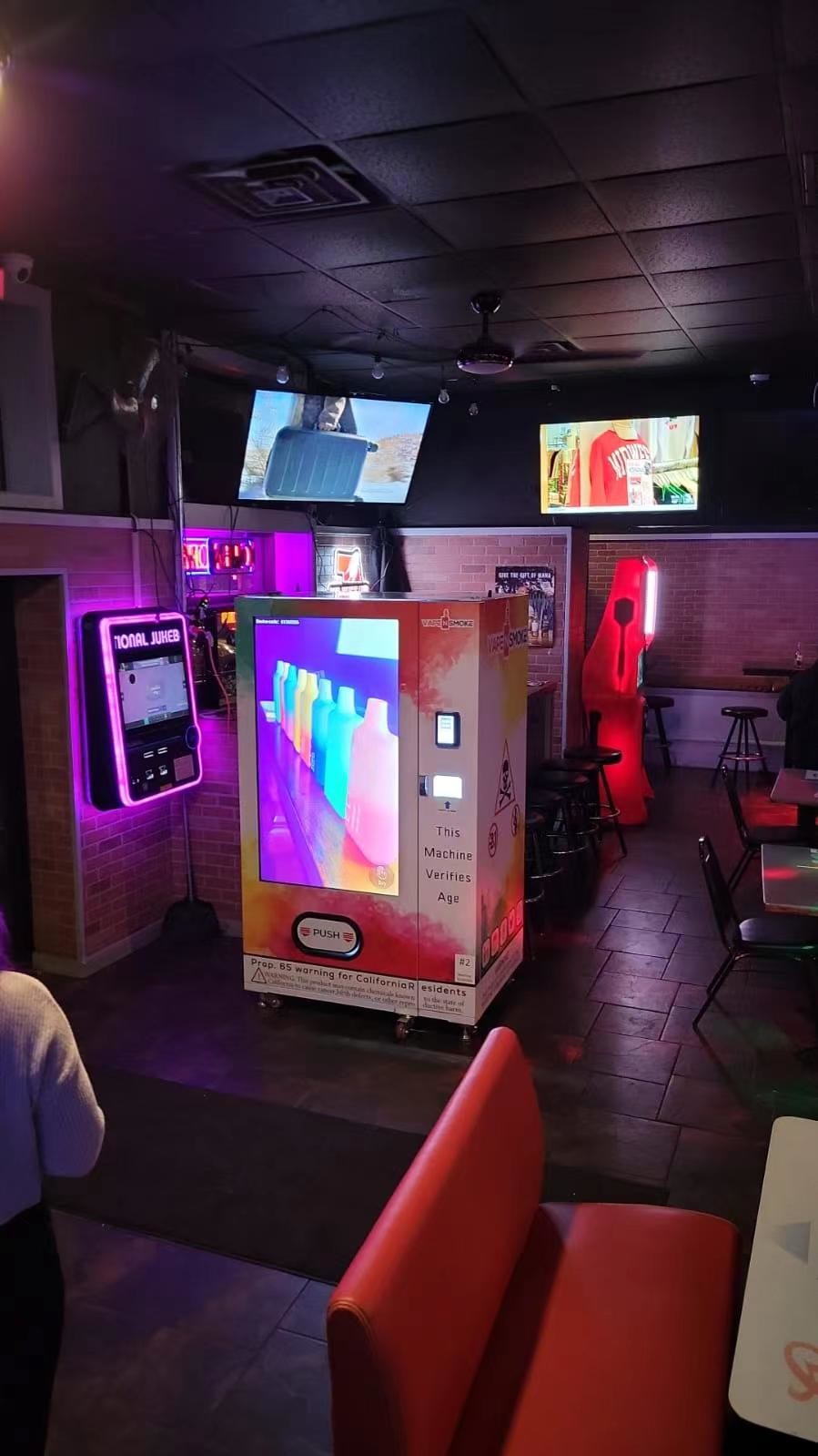 Aktueller Firmenfall über Vape/E-Zigarettenautomat im Club in Amerika