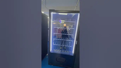 Bereit für den Versand in die USA, der Bildschirm ist eingebettet und der Automaten hat eine bessere Erfahrung