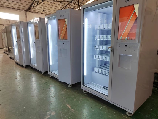 Glasflaschen-Getränkeautomat mit Aufzug Mittenaufnahme mit Touchscreen, intelligentes System