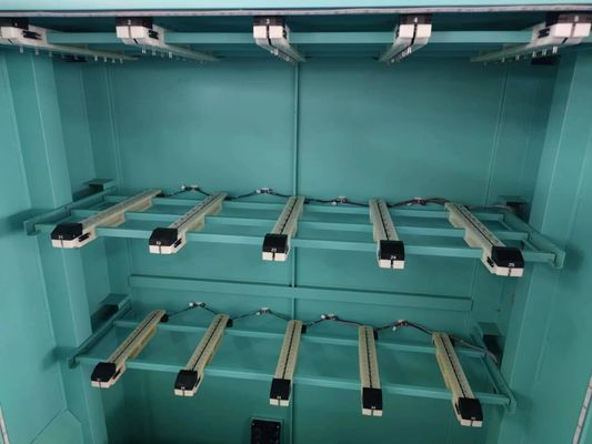 Einkaufszentrum T-Shirts, Kleider, Automaten mit Hängeschlitzen, Großbildschirm