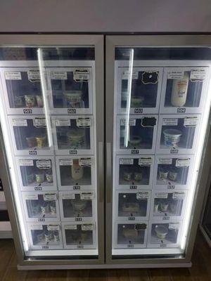 Persönlich angepasste Grafiken Touchscreen Schließfach Automaten mit 21,5 Zoll Display und bequemes Kartenzahlungssystem